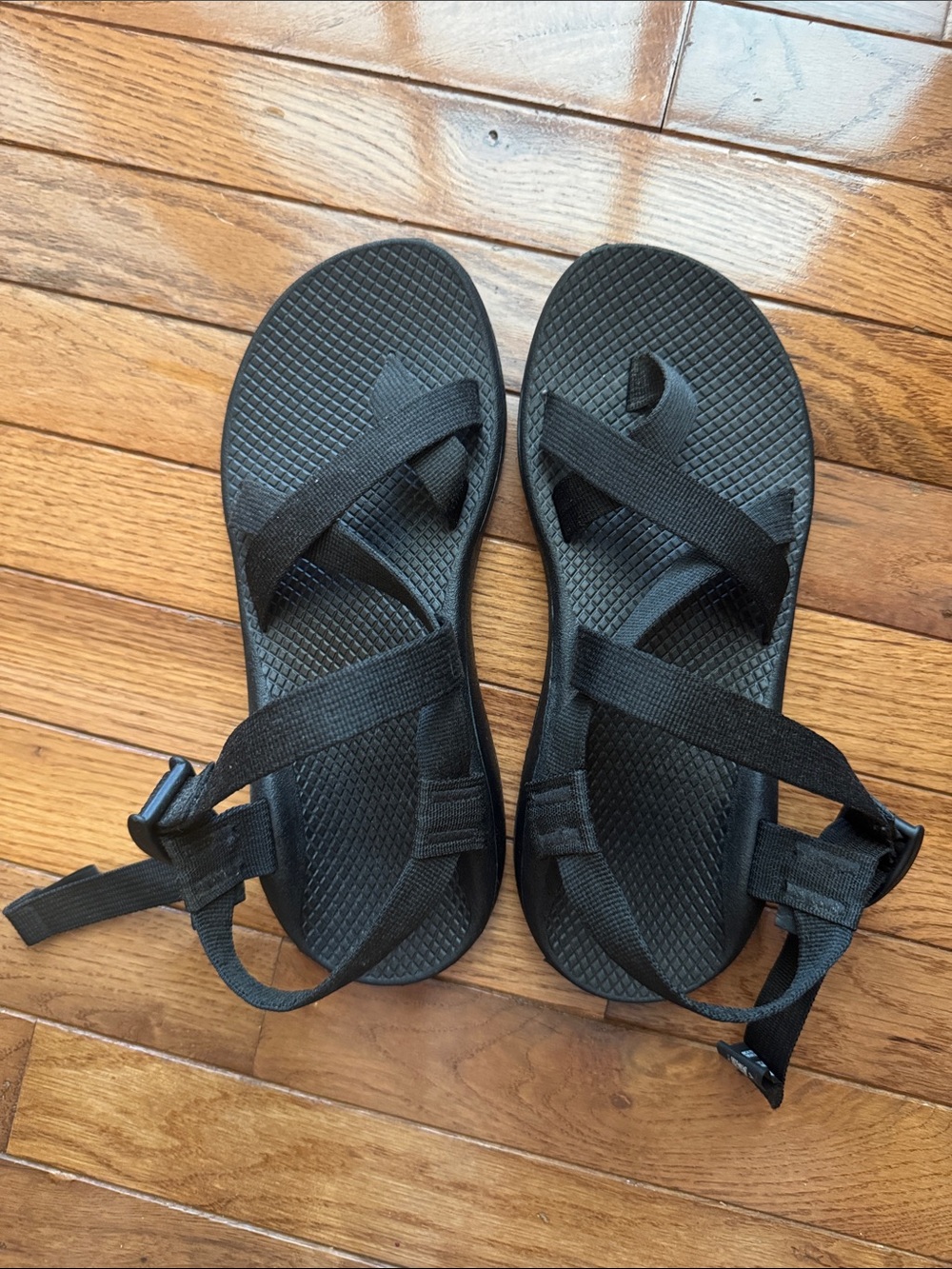 Women's Chaco Z/2 Black Adjustable Strap Sandals with Toe Loop